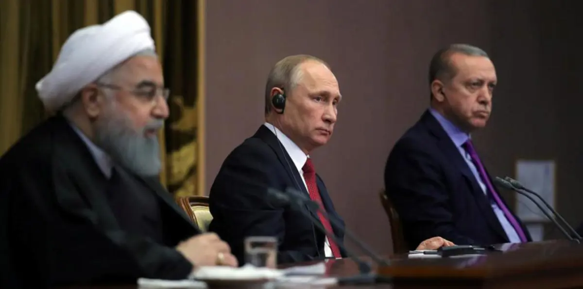 إيران تصعد لهجتها إزاء إدلب السورية وروسيا وتركيا تسعيان لـ"كبح" جموح طهران على أراضيها في قمة ثلاثية