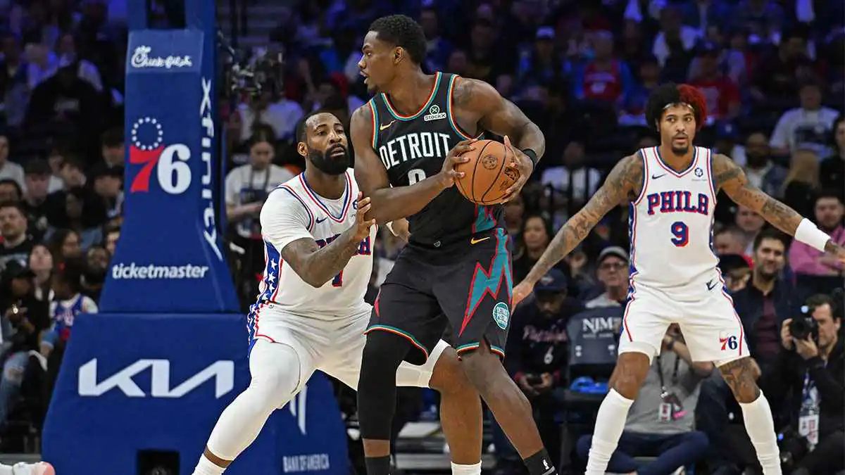 NBA.. بيستونز يهزم فيلادلفيا ويتصدر القسم الشرقي بدوري السلة الأمريكي