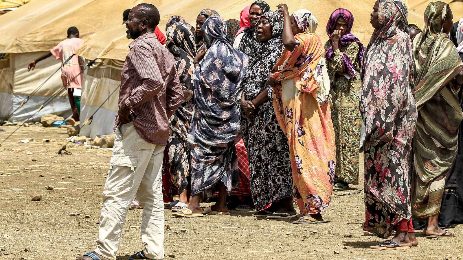 "محاكمات على العرق".. وجه آخر لـ"قمع" الجيش السوداني‎