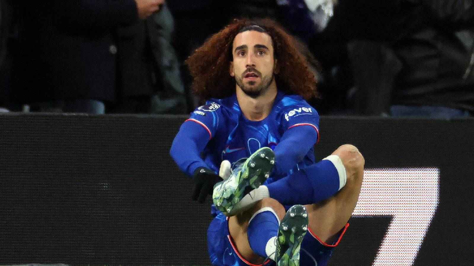 حذاء كوكوريلا يفجر جدلا في مباراة تشيلسي وتوتنهام (فيديو)