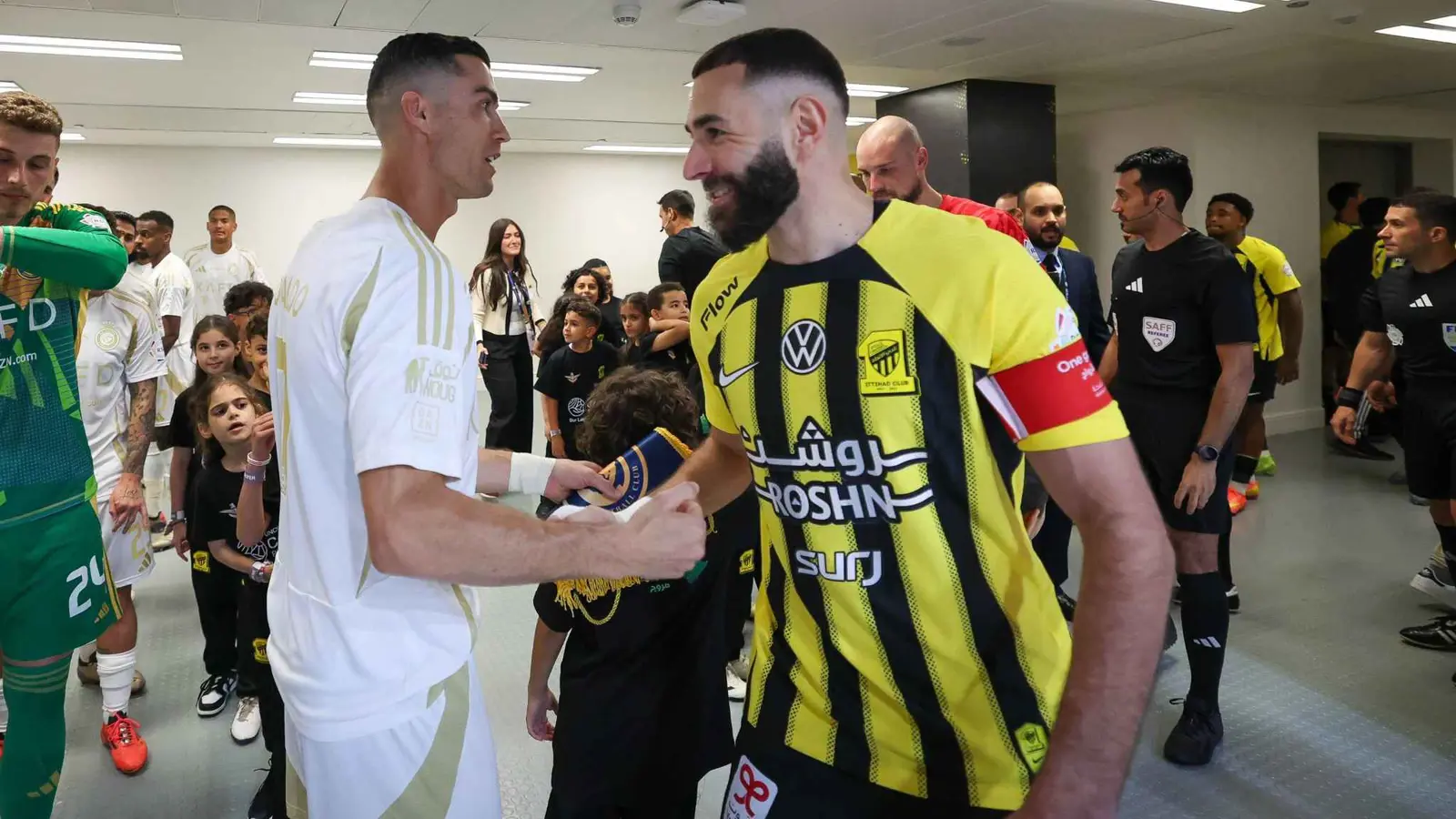 بعدما اختاره رونالدو.. بنزيما يطالب الاتحاد بضم نجم مانشستر يونايتد