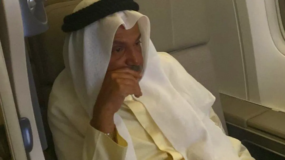 البرلماني السابق محمد الجويهل يعود إلى الكويت لتشييع والدته