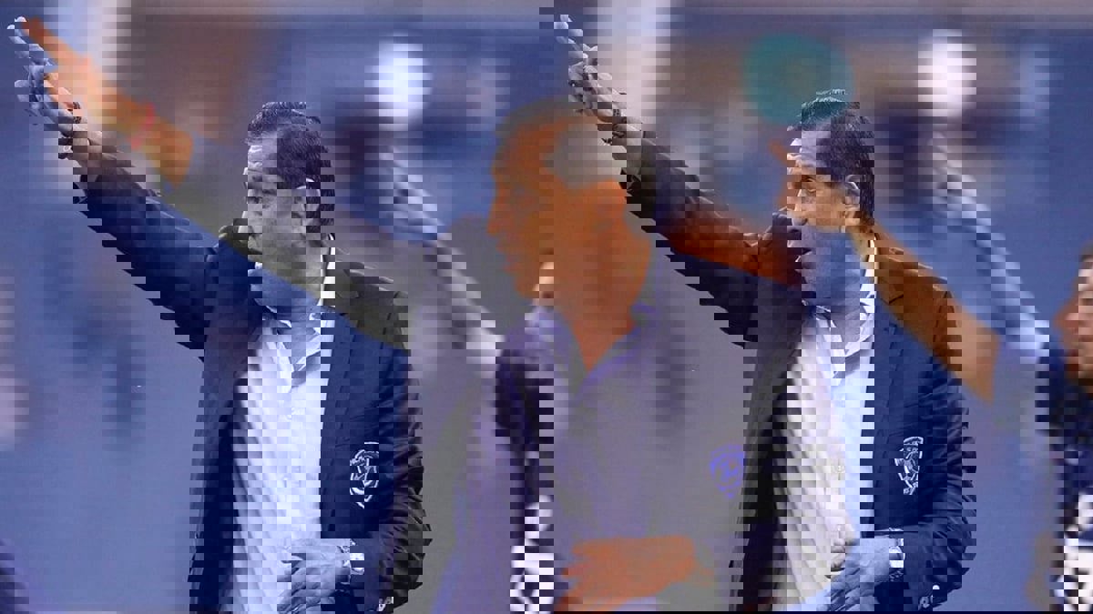 نادي الهلال يتفاوض مع رامون دياز لتجديد عقده عامين أو ثلاثة