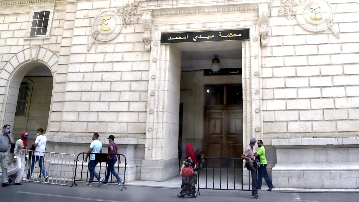 أحكام جزائرية بالسجن بحق وزراء من عهد بوتفليقة في قضايا فساد