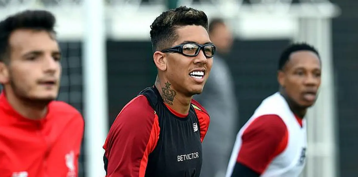 على طريقة إدغار ديفيدز.. فيرمينو يظهر في تدريبات نادي ليفربول بـ"نظارة" (فيديو)