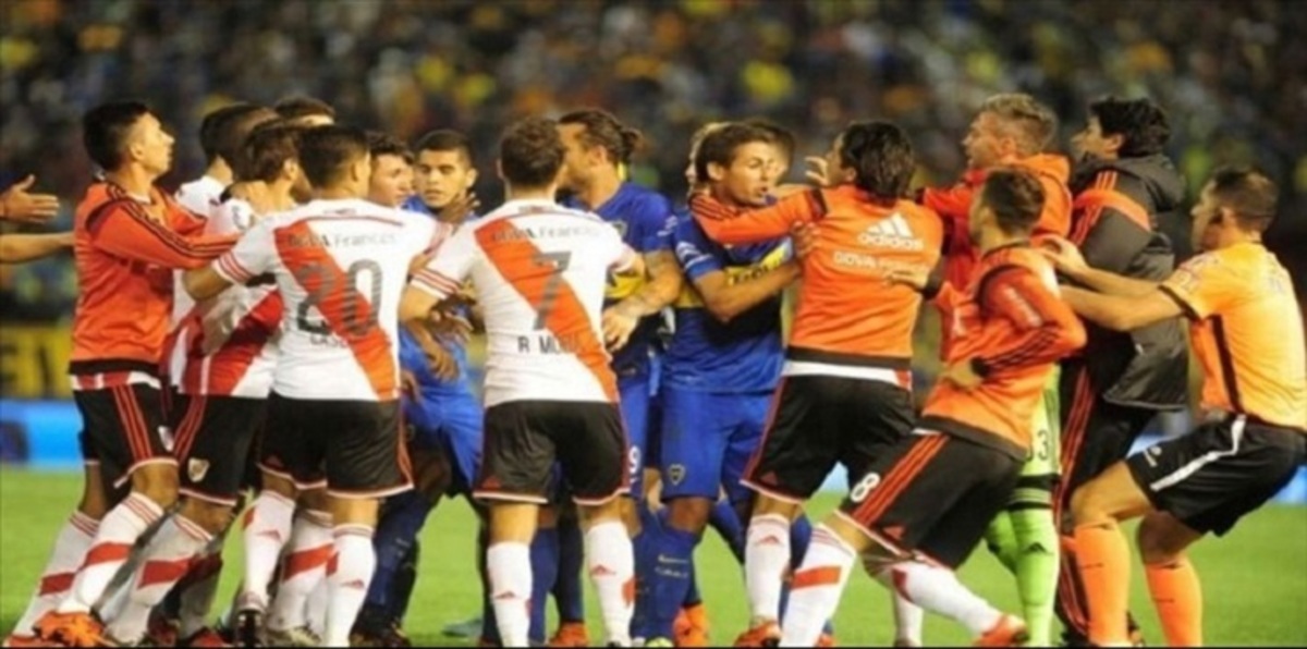 5 حالات طرد في مباراة ودية بين بوكا جونيورز وريفر بليت (صور)