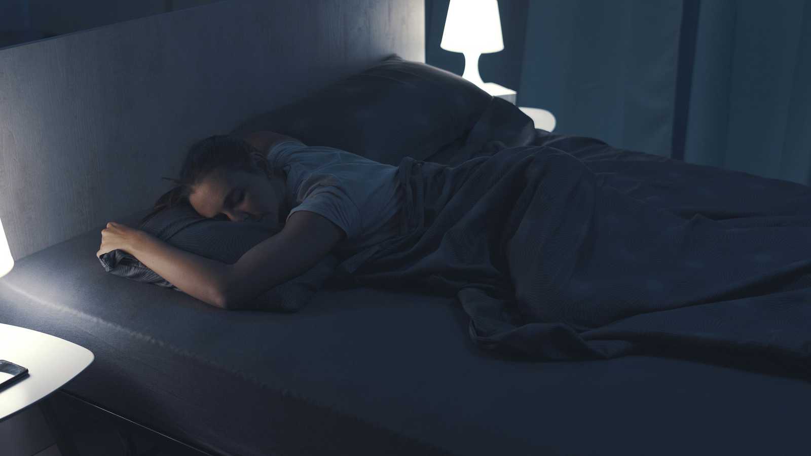 النوم ساعات طويلة قد يخفي اضطرابات صحية خطيرة