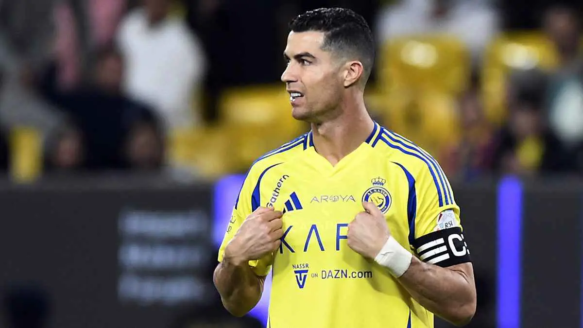 بعدما قاطع الكرة الذهبية.. هل صوت رونالدو في جائزة "ذا بيست"؟