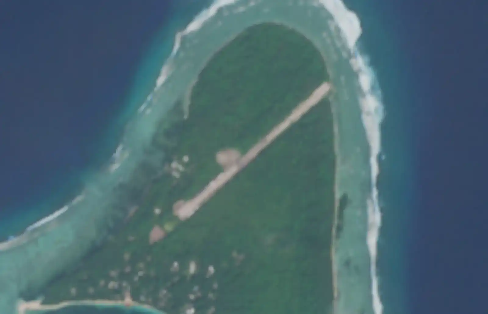 ترميم مدرج من الحرب العالمية الثانية في المحيط الهادئ