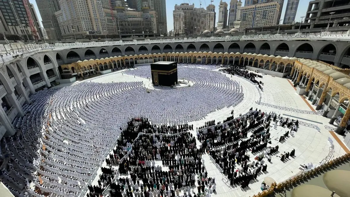 السعودية تسمح للسياح المسلمين بأداء مناسك العمرة