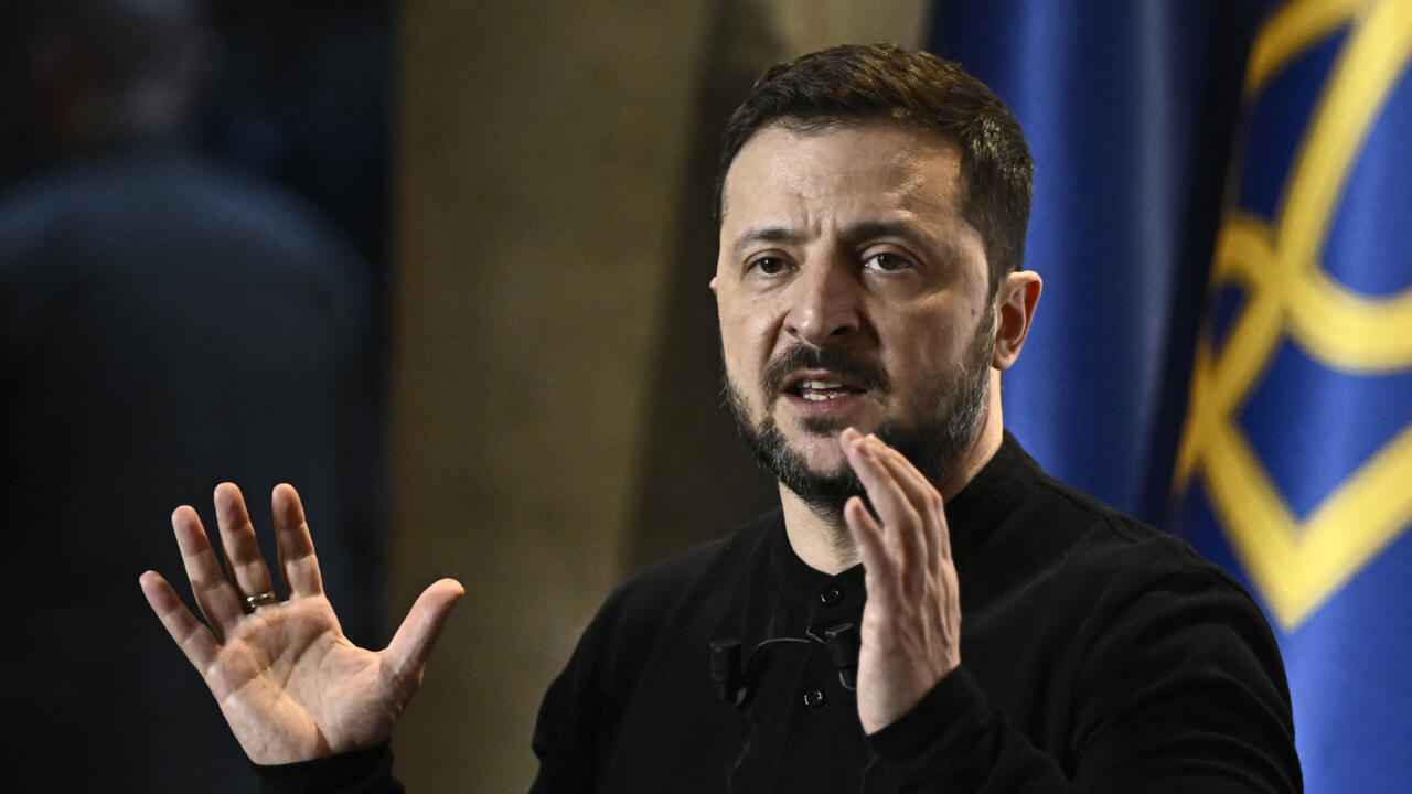 زيلينسكي: القوات الروسية تتراجع  تدريجياً في سومي