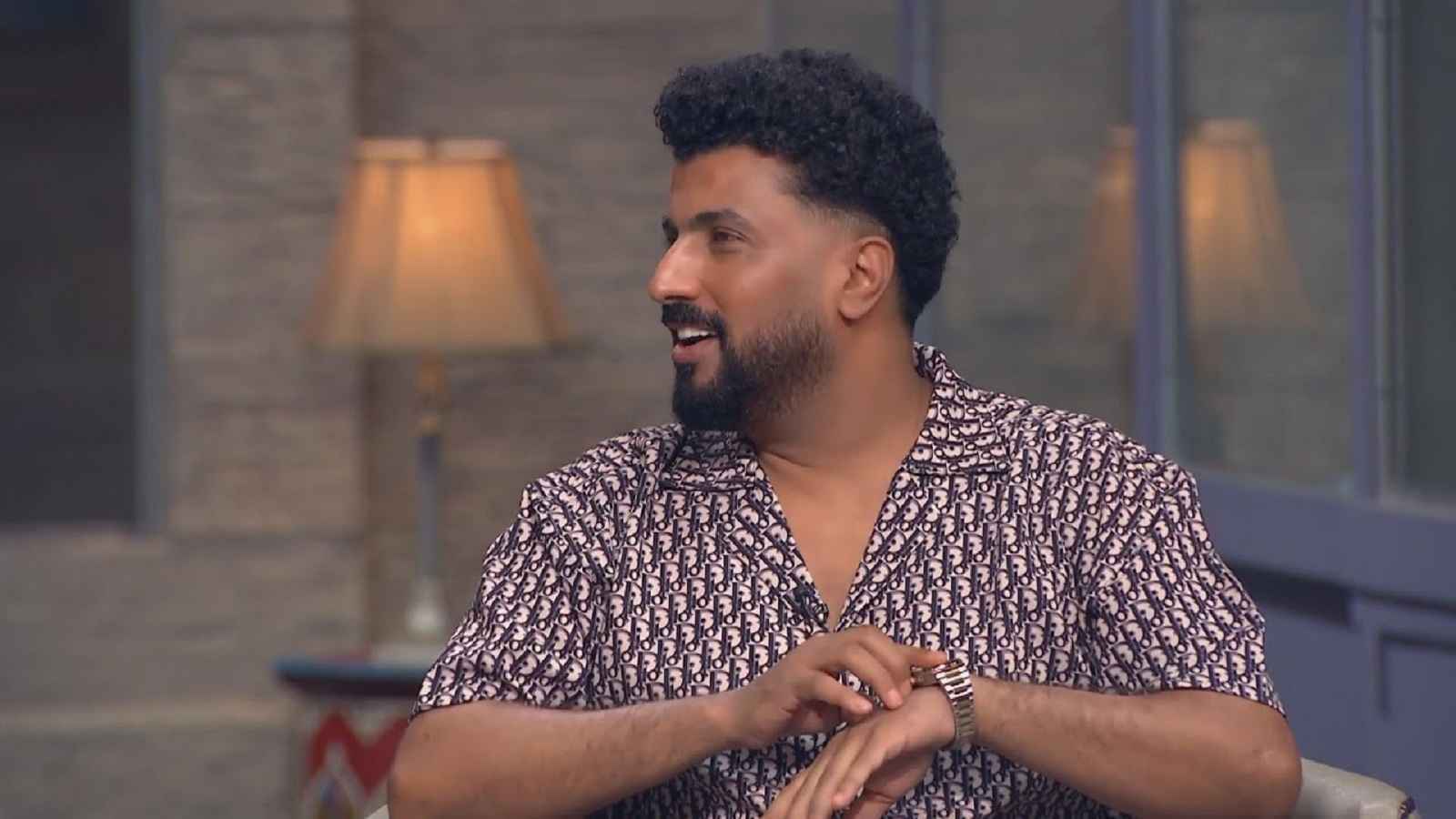 ما حقيقة اعتداء محمد سامي بالضرب على منتج مسلسل "إش إش"؟