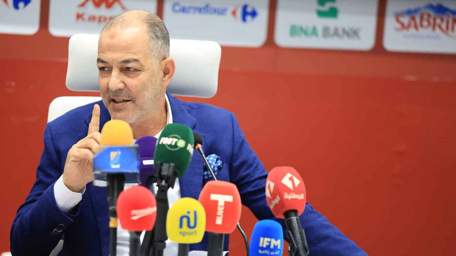 مدرب تونس يطلب تدخلا سياسيا لإنقاذ المنتخب من الأزمة