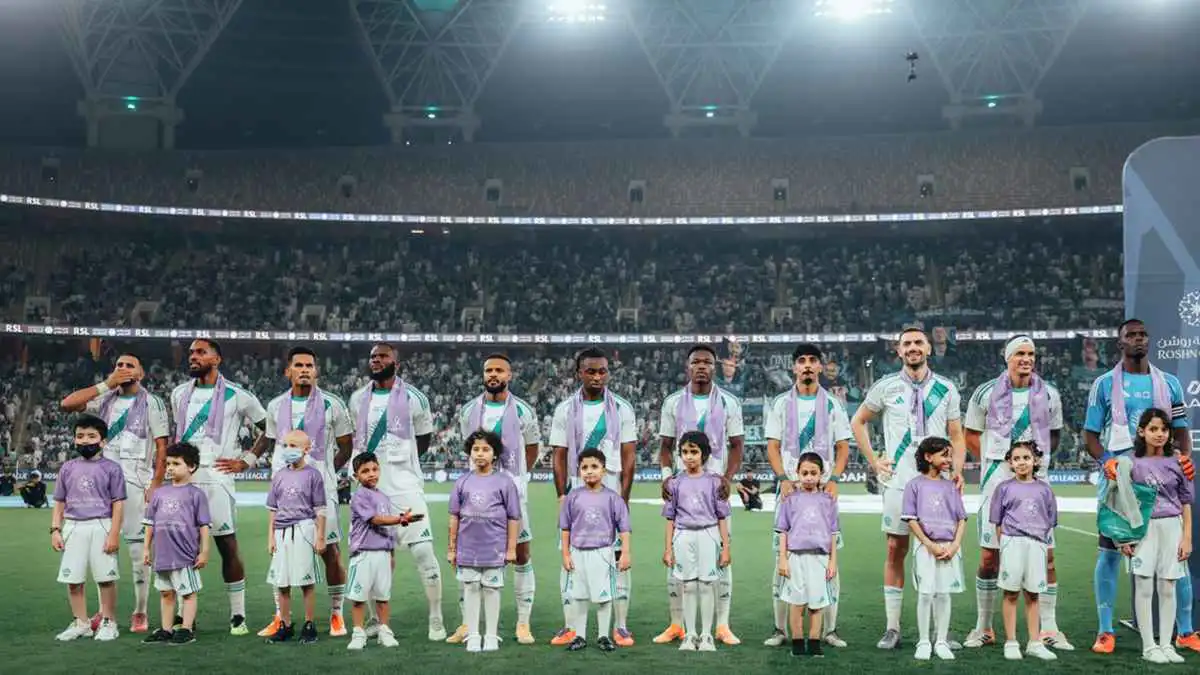 ليست المرة الأولى.. أكثر لاعب أثار استياء جمهور الأهلي السعودي أمام القادسية