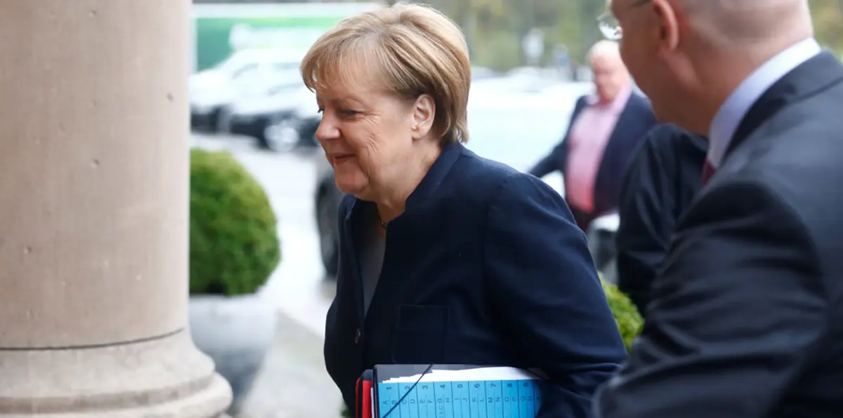 محاولة أخيرة من ميركل لتشكيل حكومة تجنب ألمانيا الاضطرابات‎