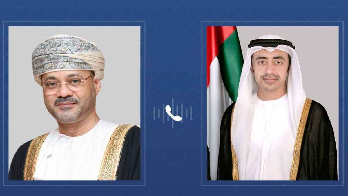 عبد الله بن زايد يبحث مع وزير خارجية عمان المحادثات بين طهران وواشنطن