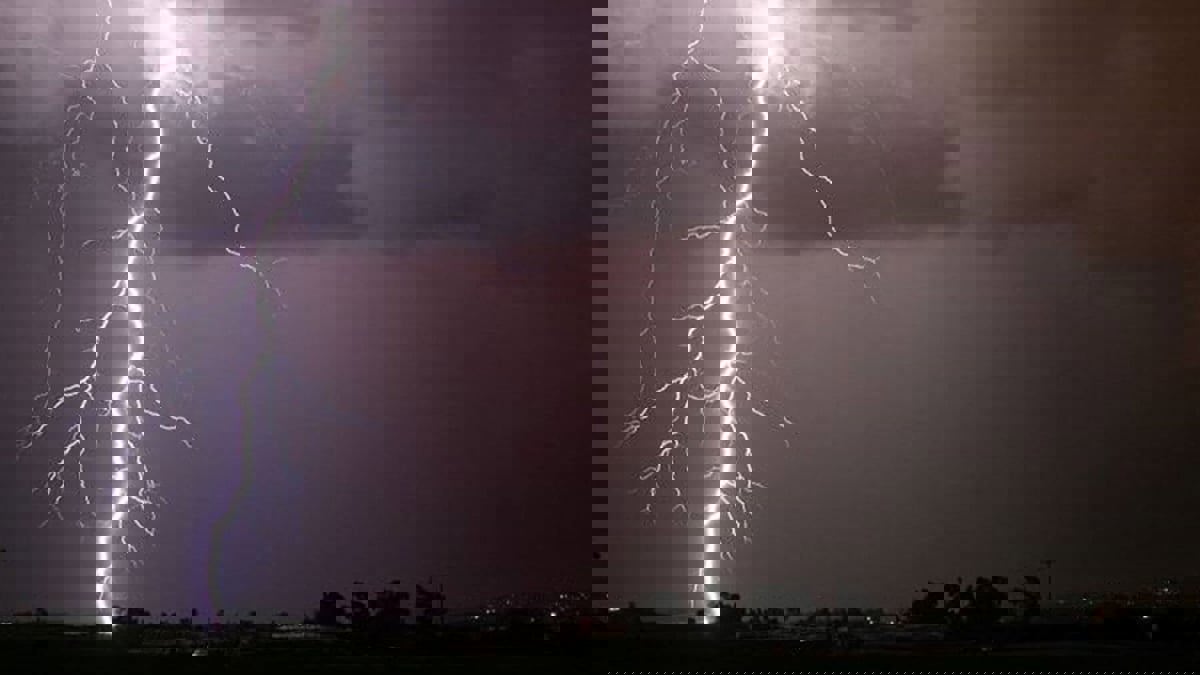 السودان: صاعقة تحرق مخزنا للذخائر في دارفور