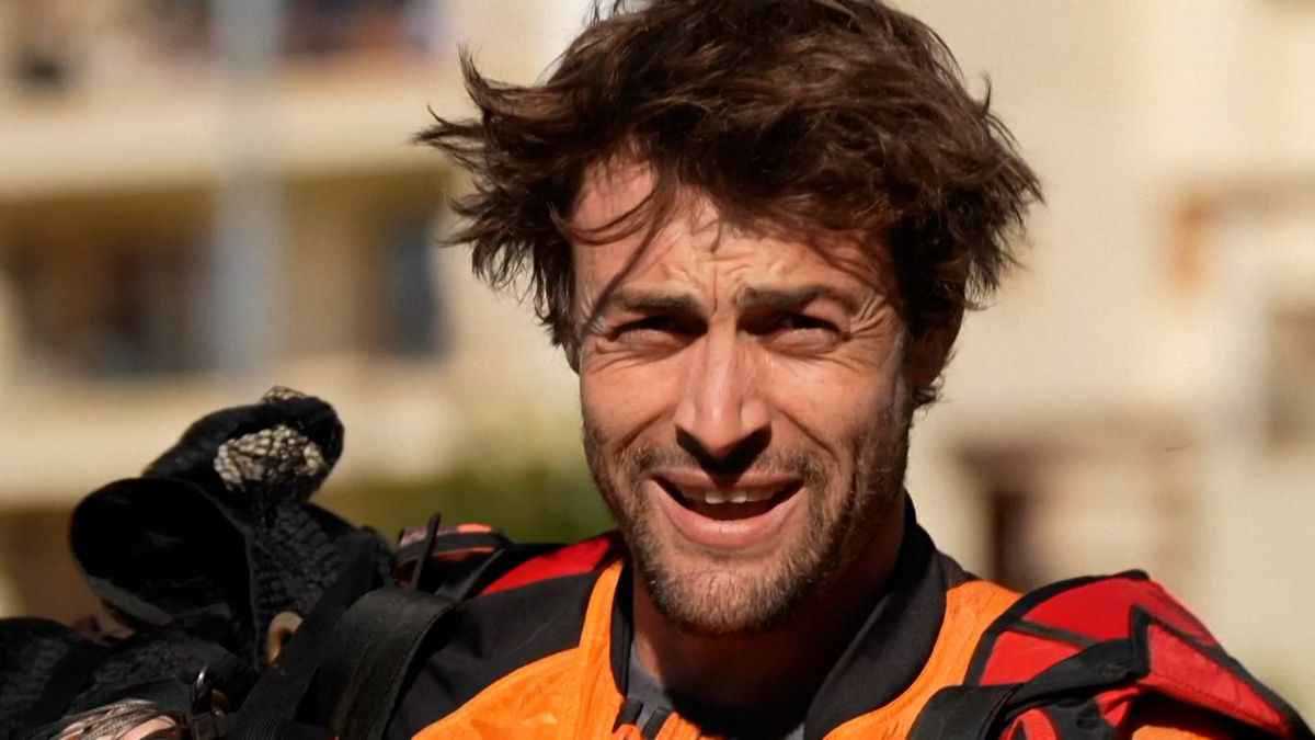 مصرع طيار أجنحة عالمي بعد اصطدامه بمعلم شهير (فيديو)