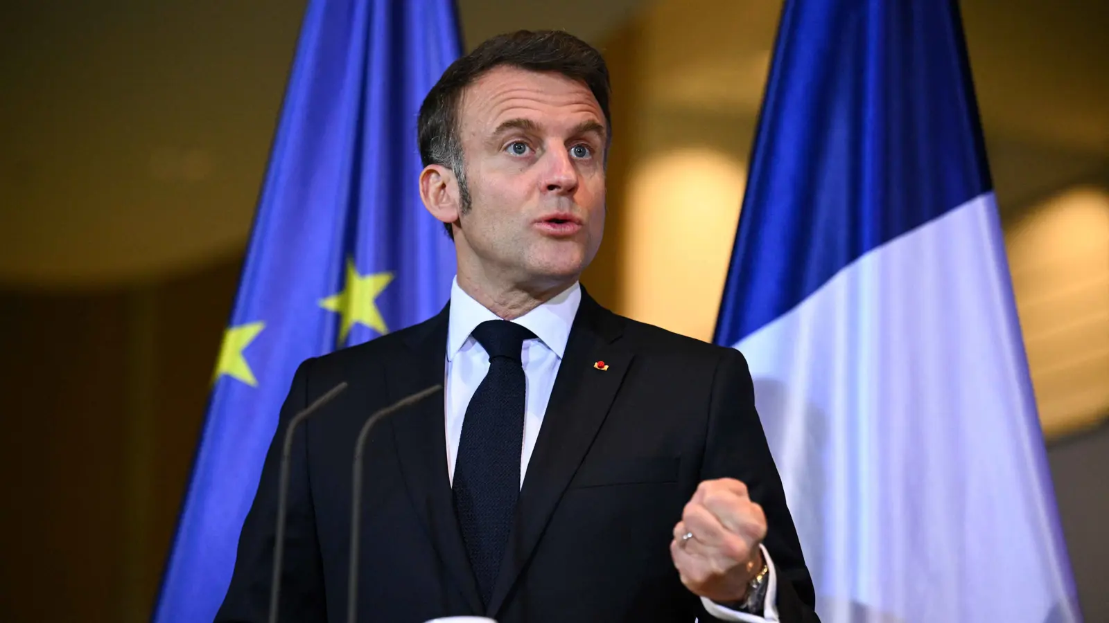 إرسال قوات إلى أوكرانيا.. هل يشعل ماكرون حربا أوروبية؟