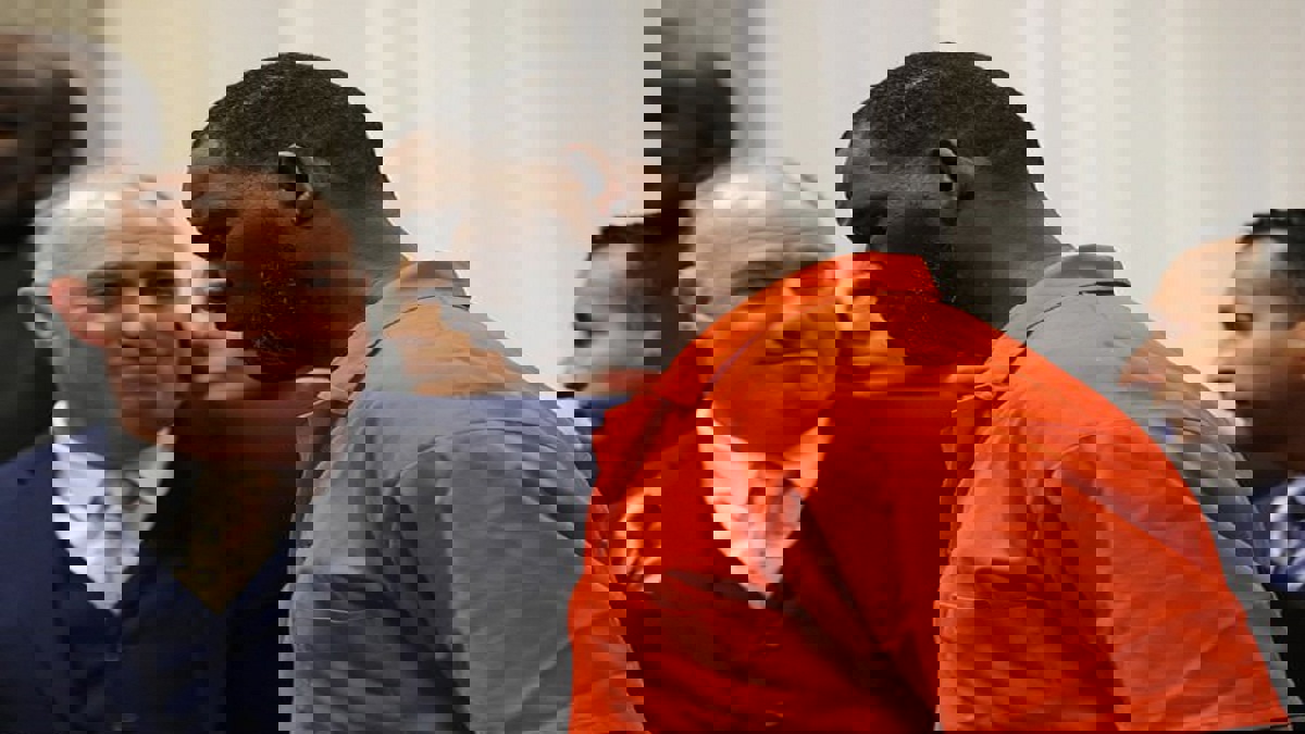 الرشوة.. تهمة جديدة تلاحق المغني الأمريكي آر كيلي