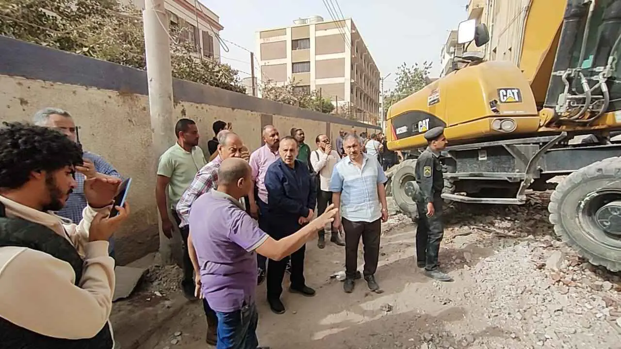 6 قتلى بانهيار عقار في أسيوط المصرية (فيديو)