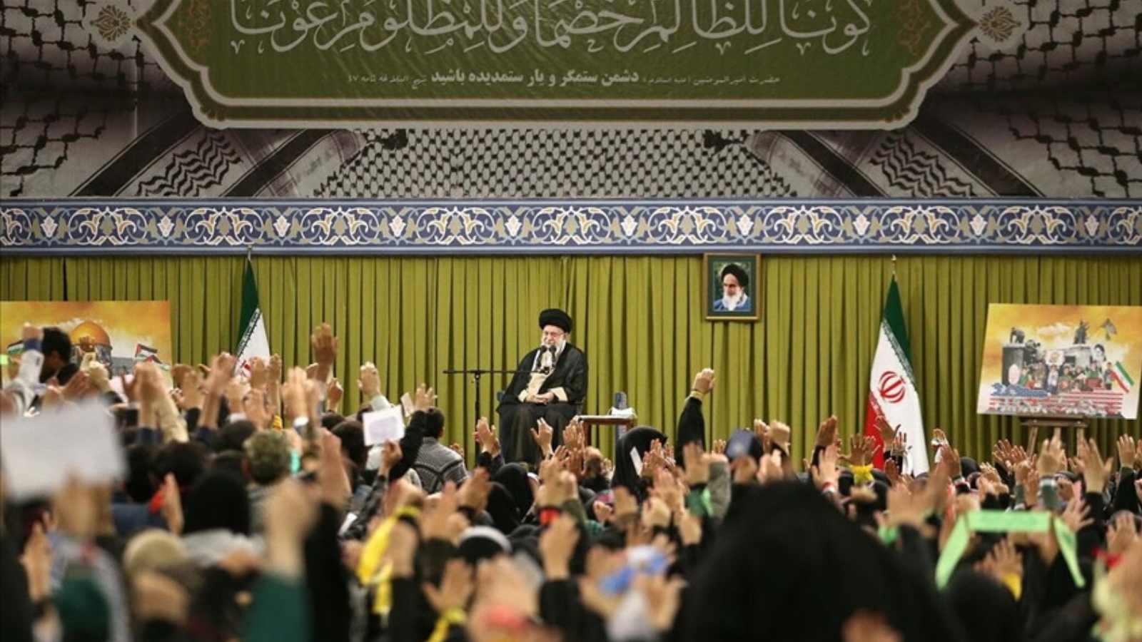 خامنئي يتوعد أمريكا وإسرائيل.. والحرس الثوري: "أغلقوا نوافذ غرف نومكم"