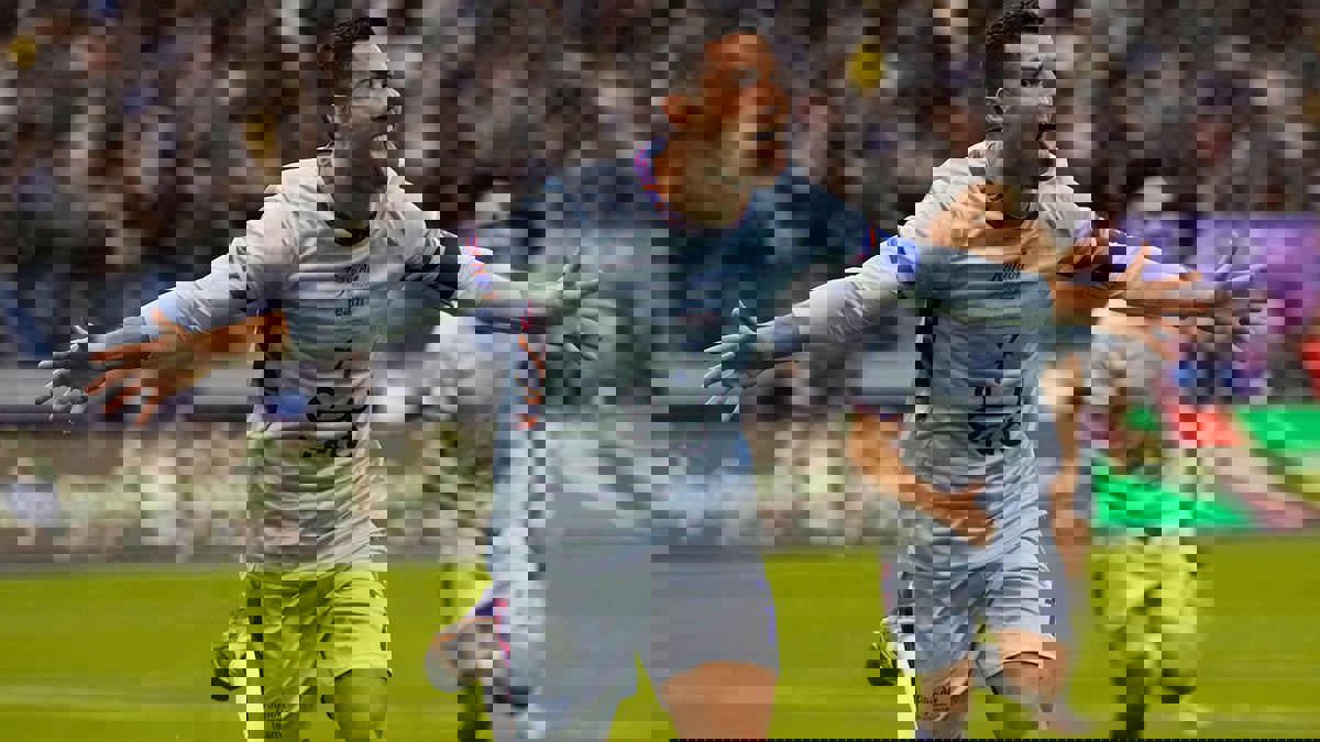 للمرة الثالثة.. كريستيانو رونالدو يتصدر قائمة الرياضيين الأعلى أجرًا في العالم