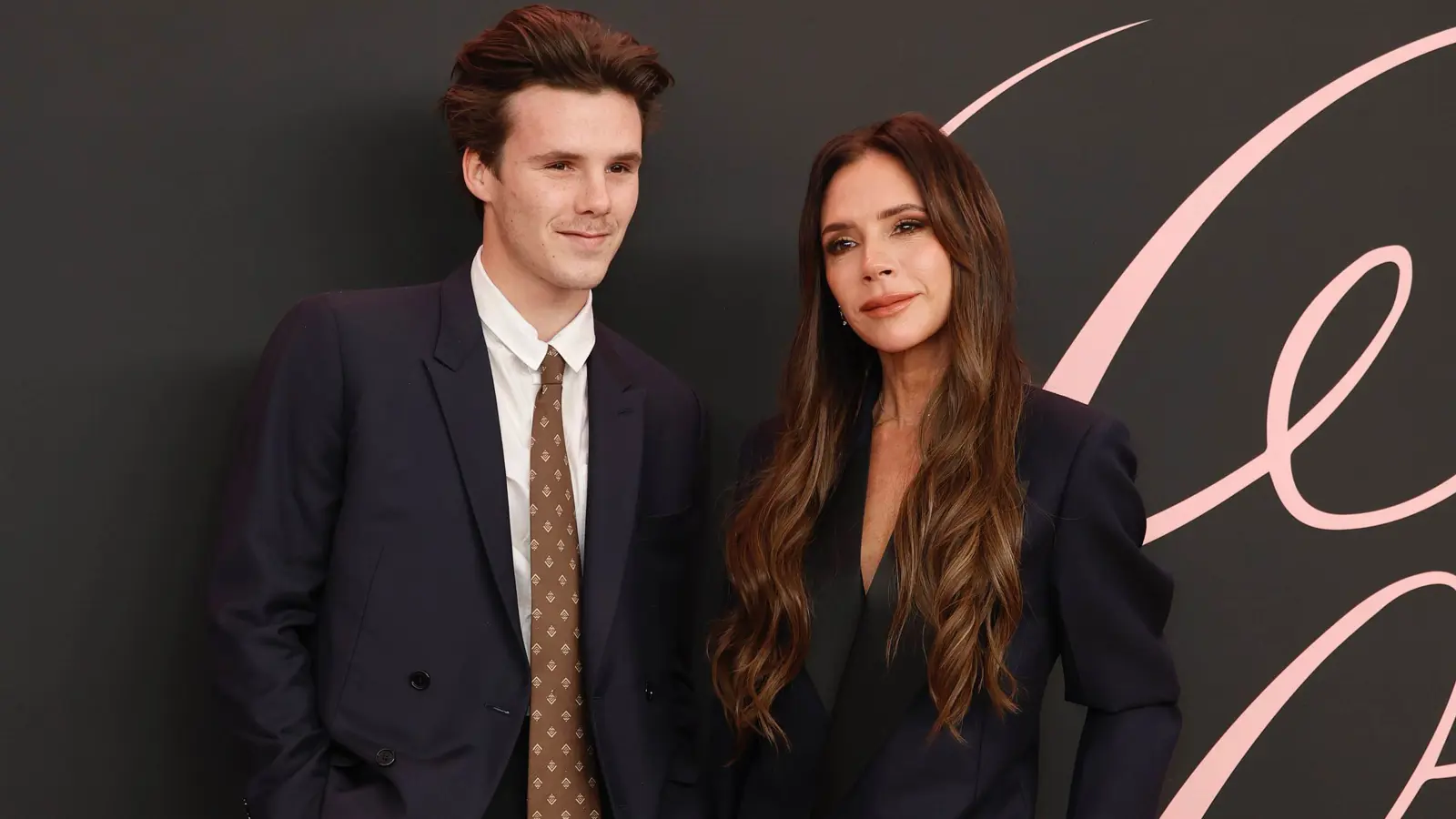 فيكتوريا بيكهام "منزعجة" بعد فيديو "خيانة" ابنها