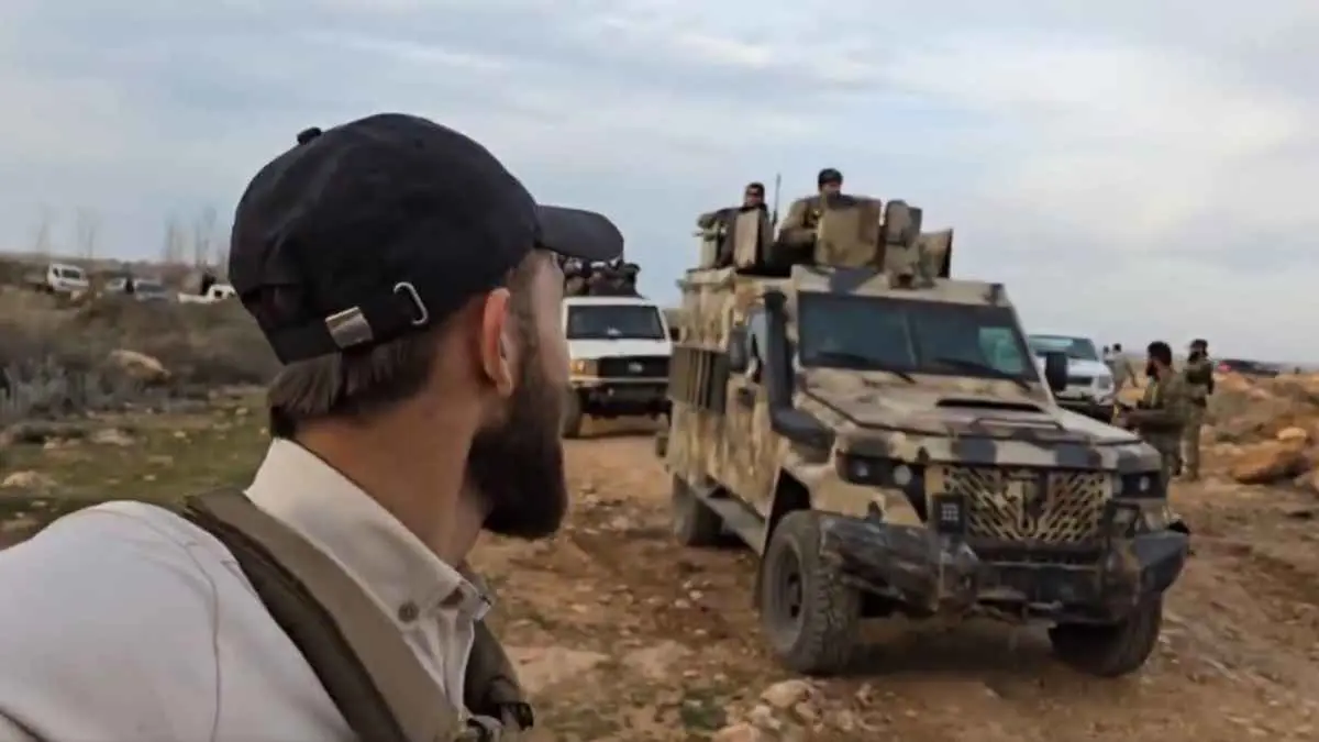 الجيش السوري يمشط بلدة يسيطر عليها حزب الله بجنوب لبنان (فيديو)