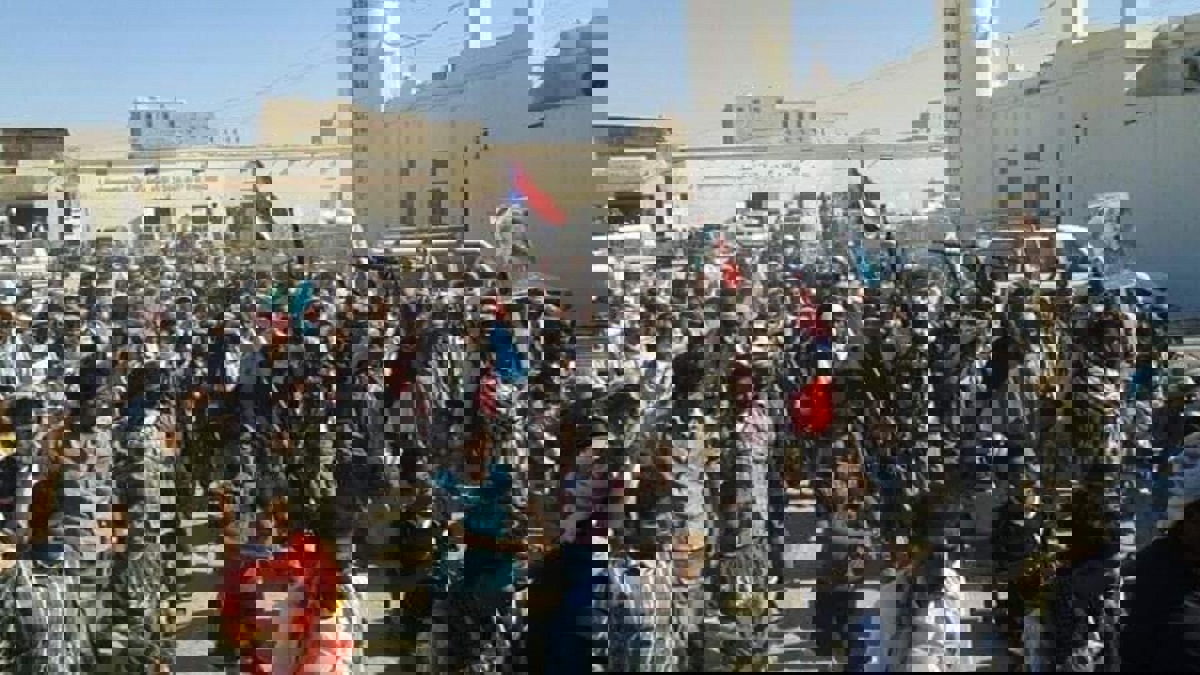 اليمن.. القوات الحكومية تطلق الرصاص لمنع تظاهرة مؤيدة للانتقالي الجنوبي في مدينة عزان بمحافظة شبوة