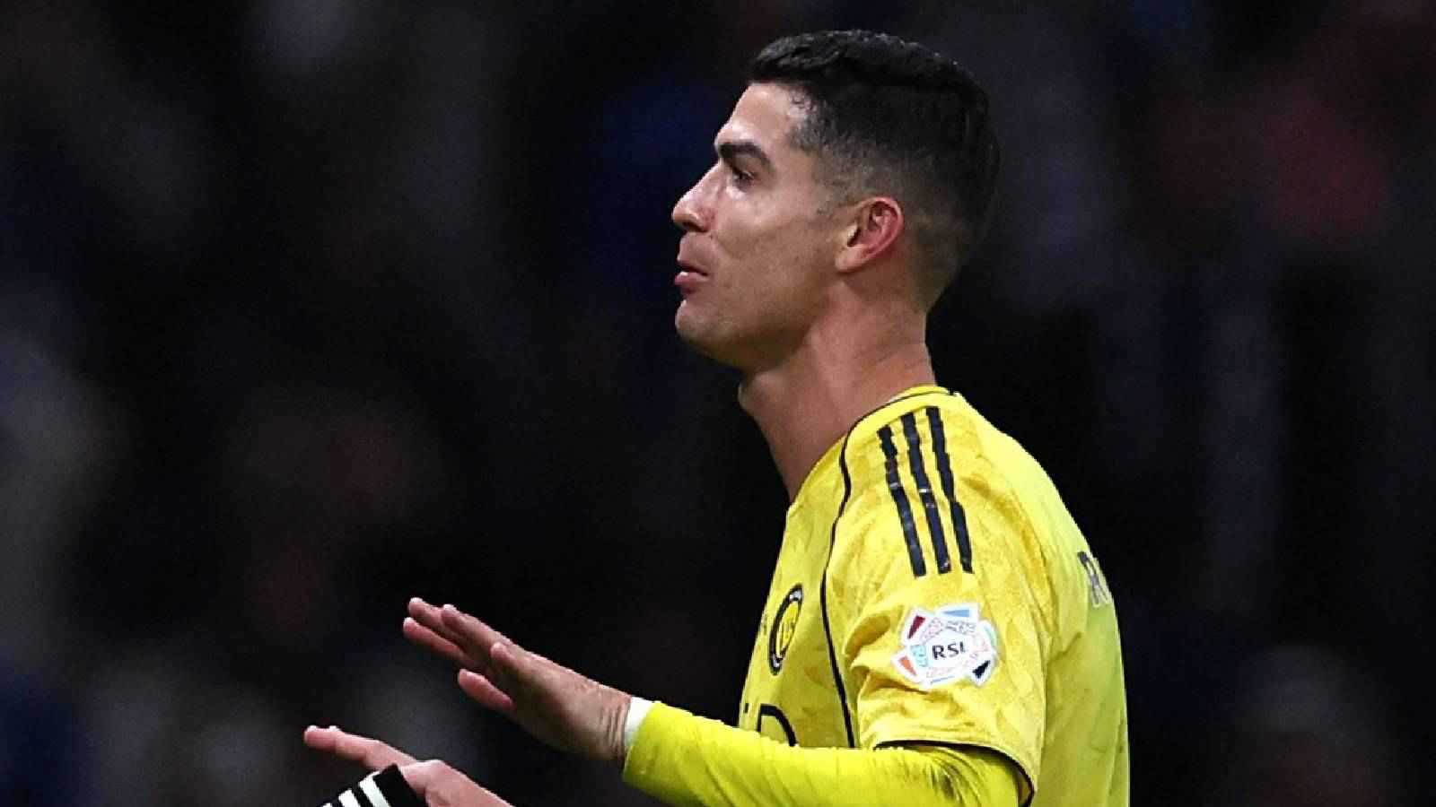 رد فعل مثير من كريستيانو رونالدو بعد طرد نواف العقيدي (فيديو)