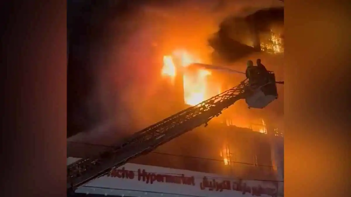 تفاصيل مؤلمة.. أكثر من 50 ضحية بحريق هايبر ماركت "الكورنيش" في الكوت