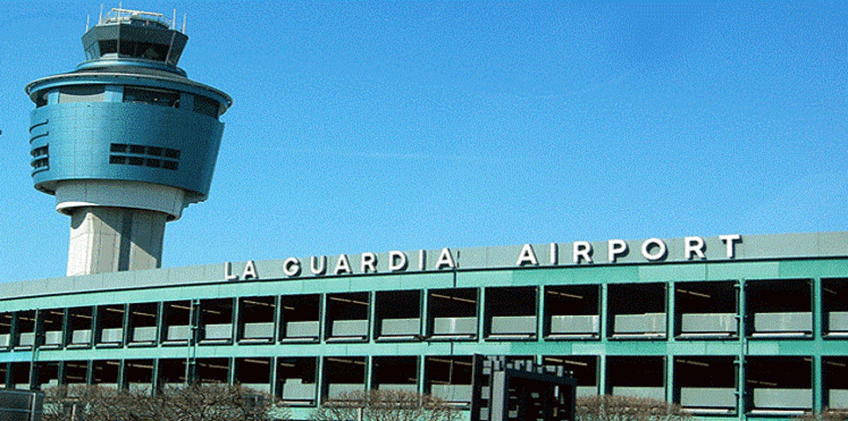 صاعقة تعطل عشرات الرحلات الجوية في مطار بنيويورك