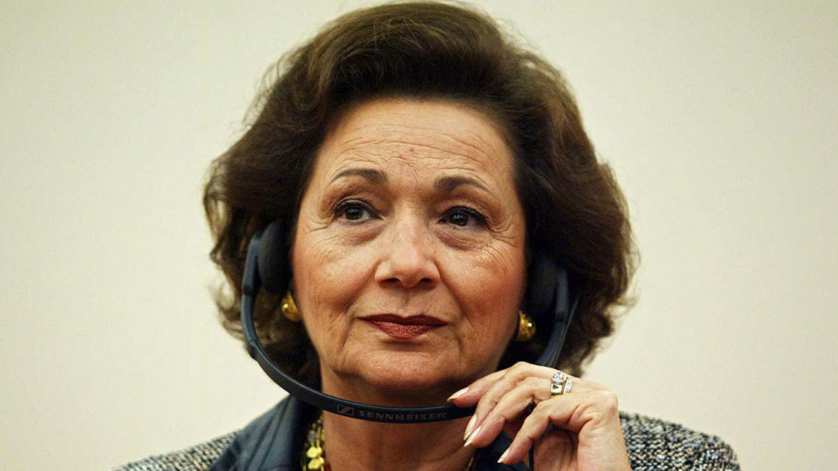 الغموض يحيط بالحالة الصحية لسوزان مبارك