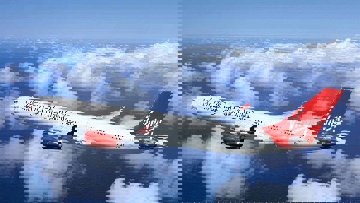 ‪ طائرة ركاب تعود أدراجها ولا تكمل رحلتها بعد اكتشاف عدم تأهيل الطيار