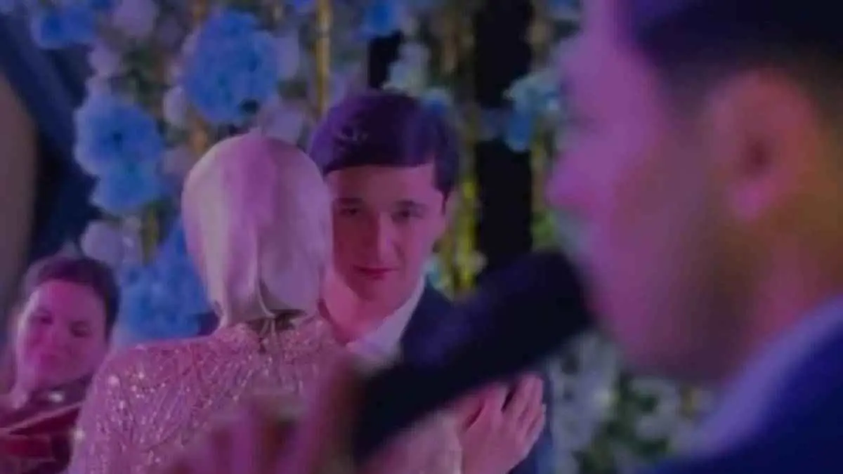 العروس محجبة ووجهها لم يظهر.. زواج عبد القادر خوسانوف نجم مانشستر سيتي (فيديو)