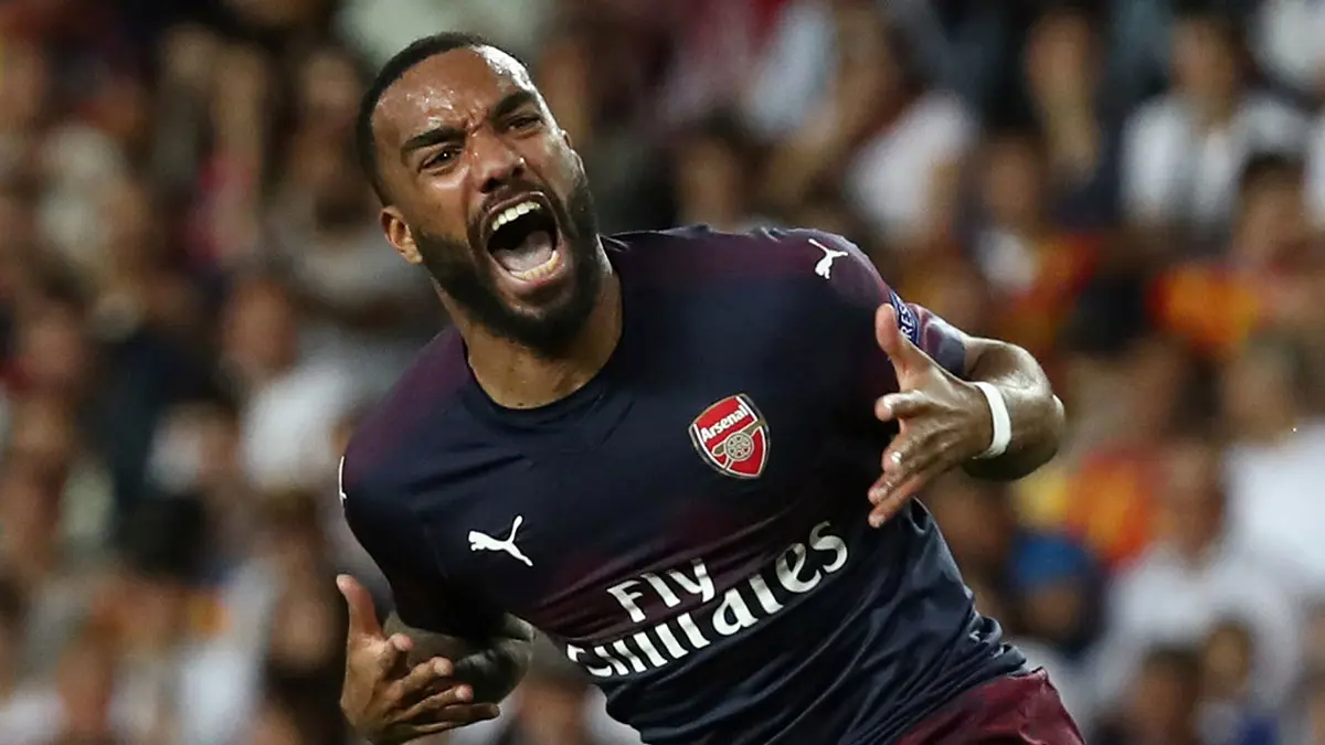 هل ينتقل لاكازيت نجم آرسنال إلى نادي برشلونة في الميركاتو الصيفي؟.. اللاعب يجيب