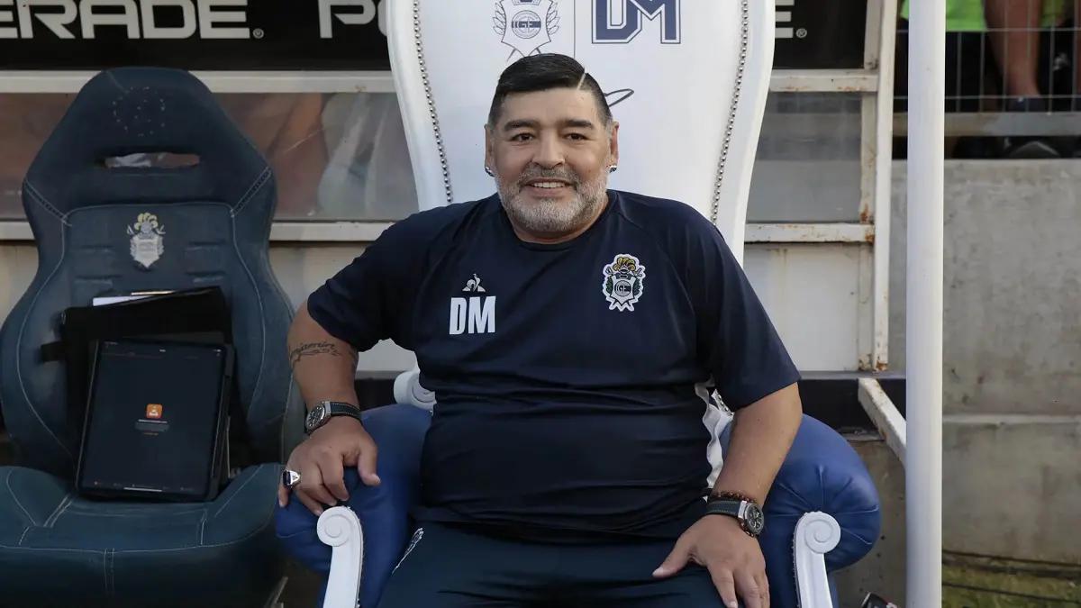 نقل مارادونا للمستشفى بعد تدهور صحته