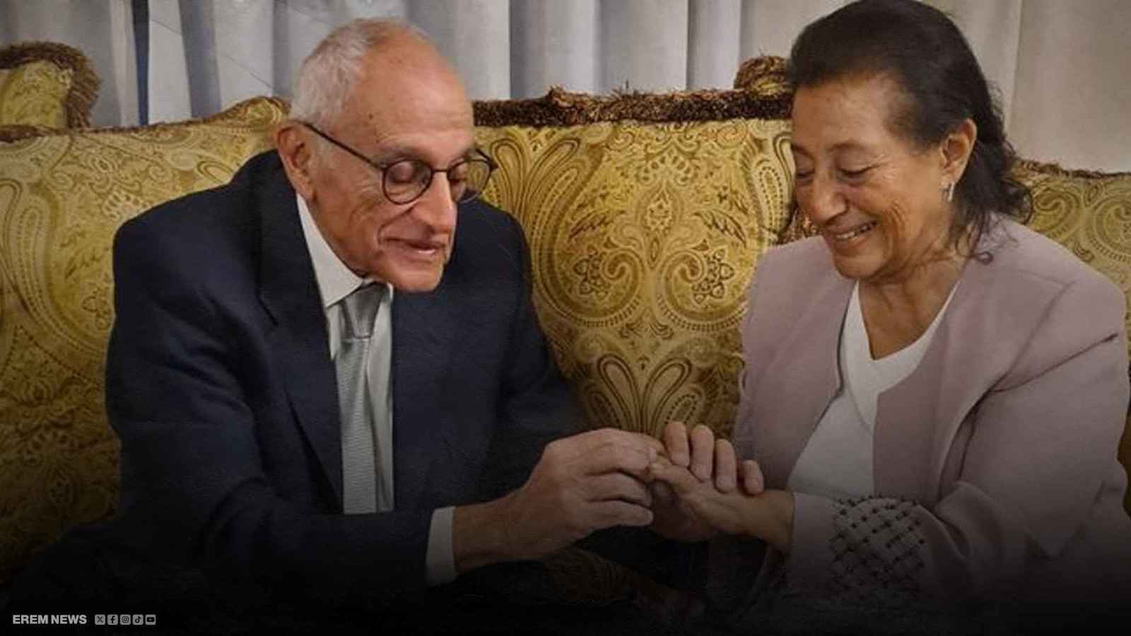 "لماذا نعيش وحدنا؟".. زفاف مسنّين مصريين يخطف القلوب (فيديو)