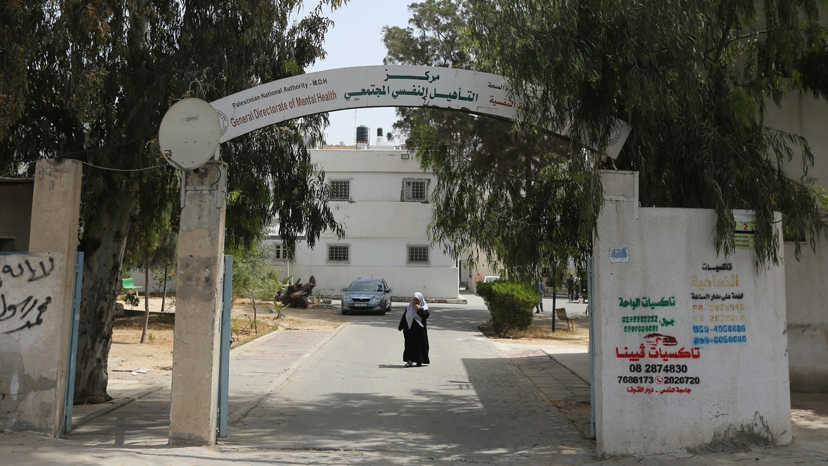 غزة.. قتيلان جراء استيلاء سجين على سلاح شرطي وإطلاق النار داخل مستشفى