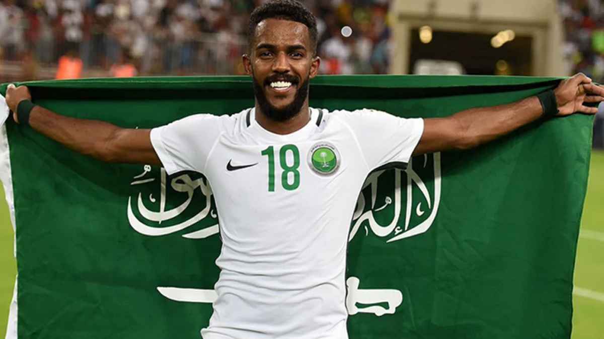 استقبال رائع لنواف العابد في ملعب الهلال (فيديو)
