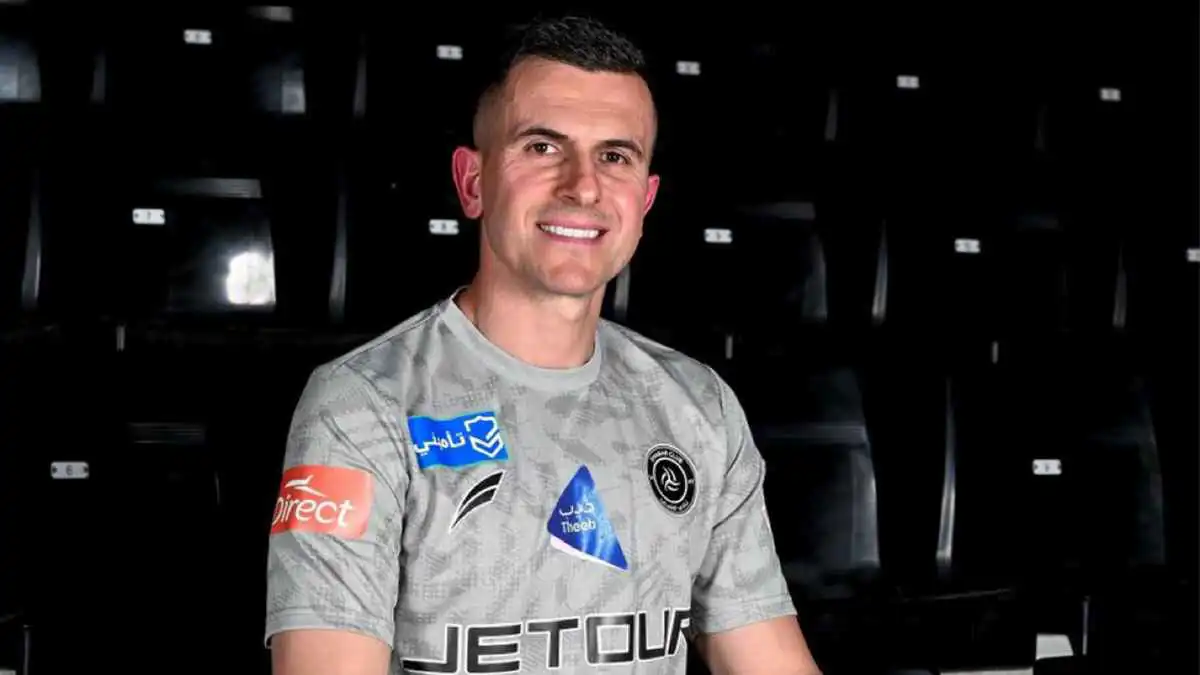 تمنى فوز الاتحاد السعودي باللقب.. حارس الشباب يثير جدلًا واسعًا (فيديو)