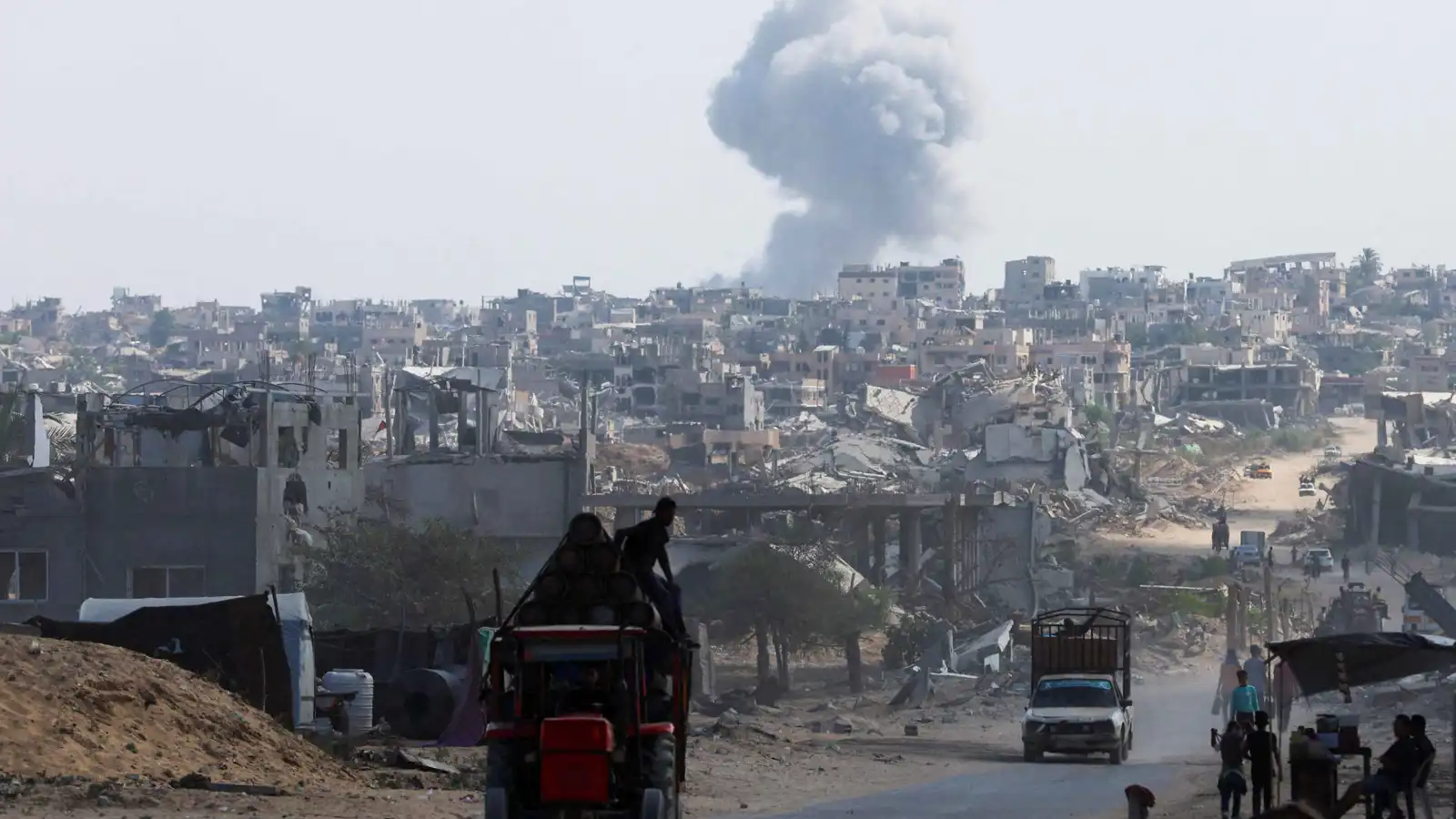 قصف جوي ومدفعي على خان يونس ومدينة غزة