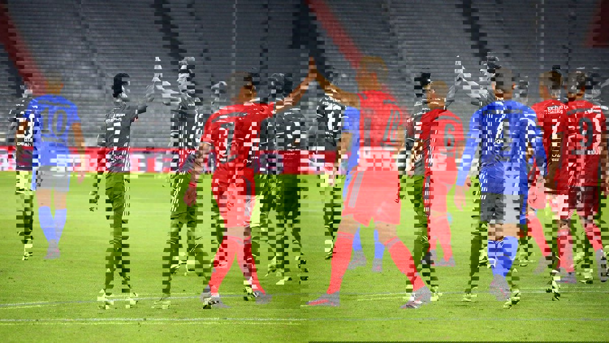بايرن ميونخ يسحق شالكة "8-0" في افتتاح منافسات الدوري الألماني
