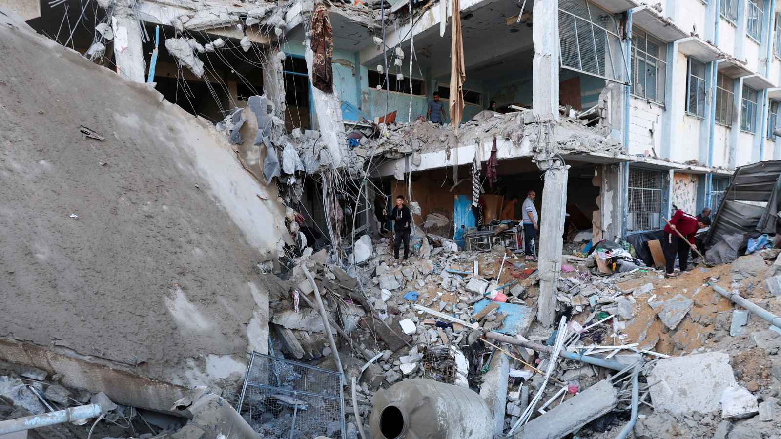 49 قتيلا حصيلة قصف إسرائيلي لمدرستين في غزة (فيديو)