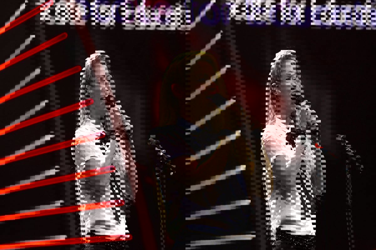 بعد أن شاركها فيديو كليب.. شاكيرا تواعد ممثلاً بريطانًيا