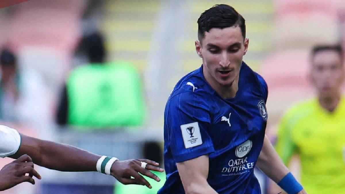 بعد تألقه مع الدحيل.. الجزائري عادل بولبينة يتلقى عروضاً إيطالية وإسبانية 