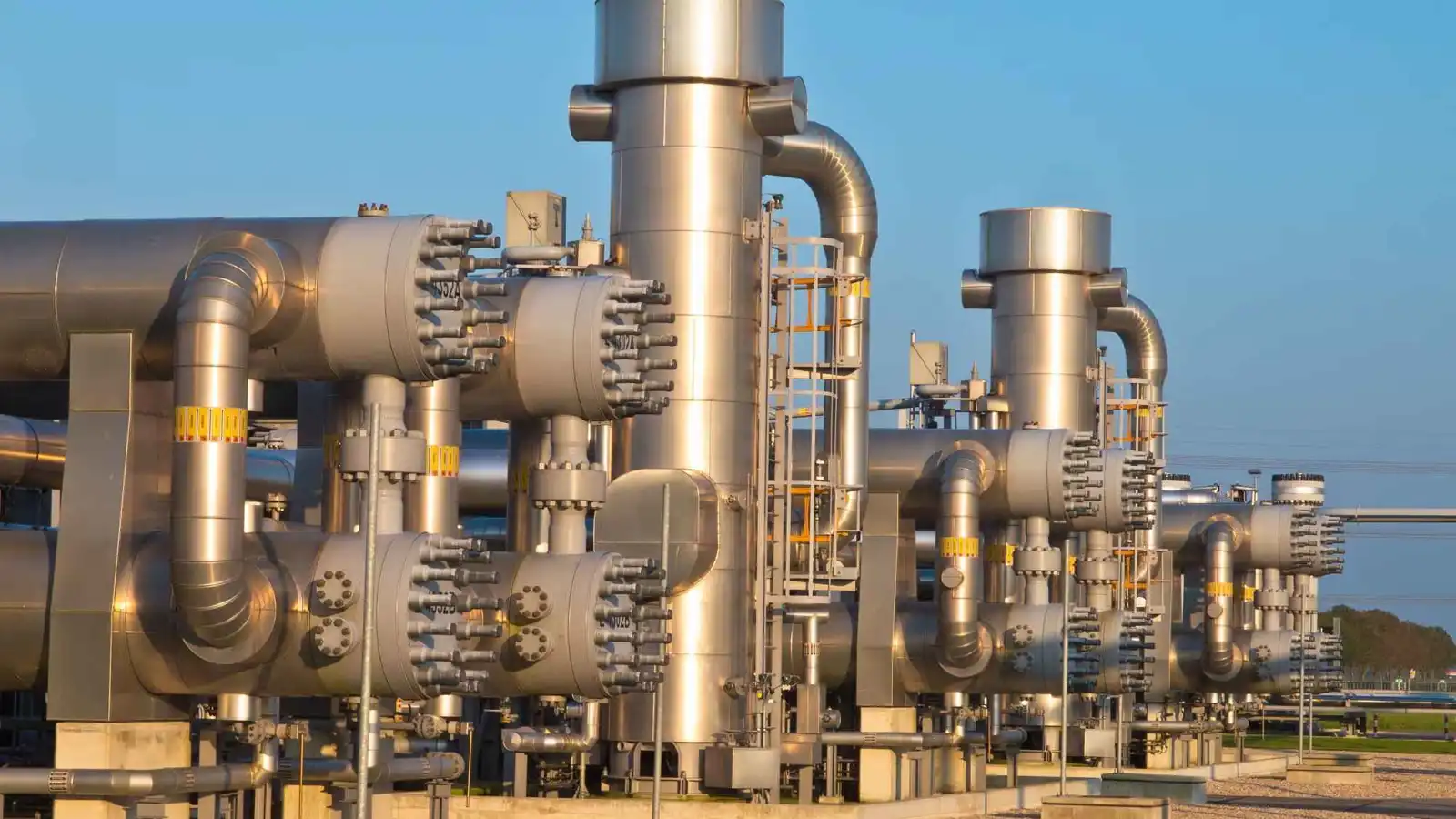 من التبعية الروسية إلى الأمريكية.. أوروبا تبحث عن "استقلالية الطاقة"