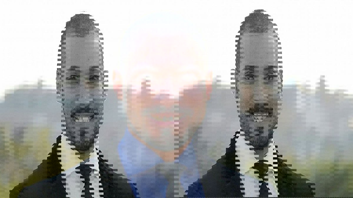 مصر.. اتهامات متبادلة بين عبدالله رشدي وإدارة مستشفى خاص بعد وفاة زوجته