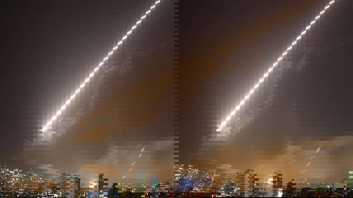 قتِل خلاله 2 من الحرس الثوري..  إيران تتوعد إسرائيل بعد هجومها على سوريا